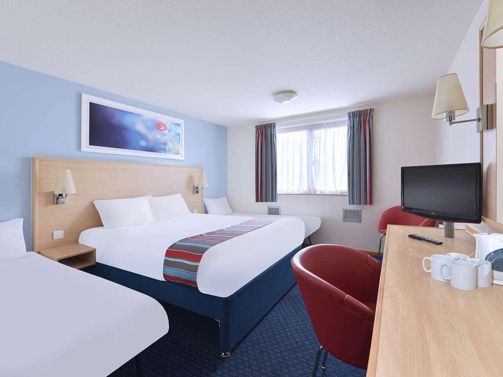 Travelodge Stirling M80 Cambusbarron 객실 사진