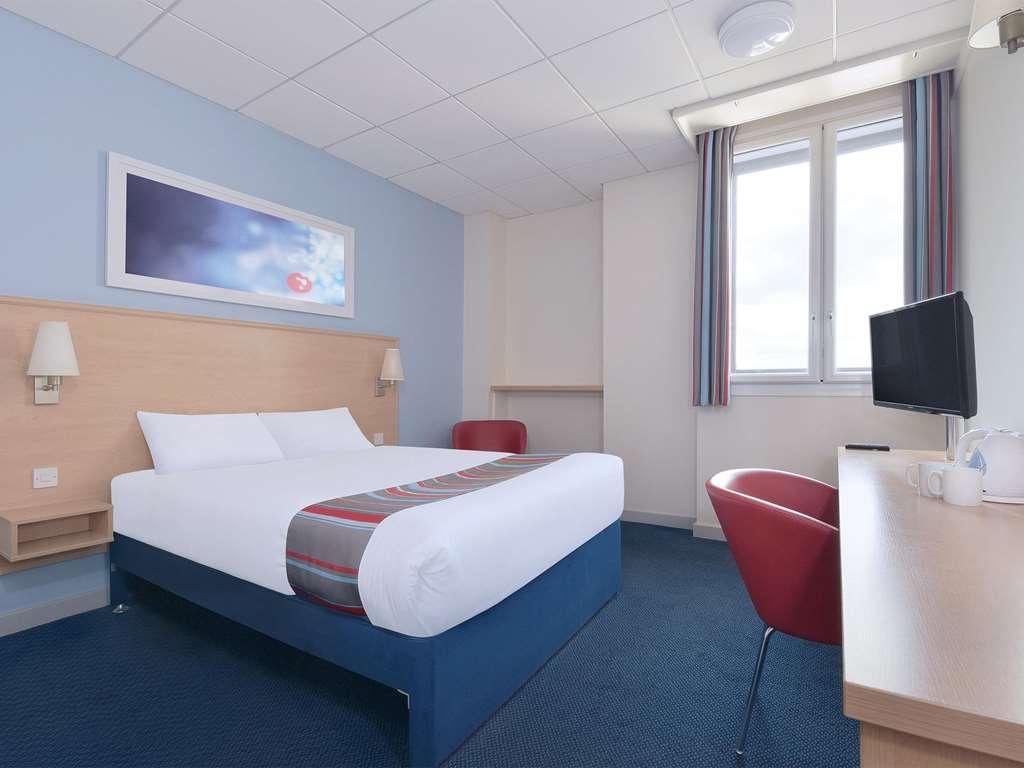 Travelodge Stirling M80 Cambusbarron 객실 사진